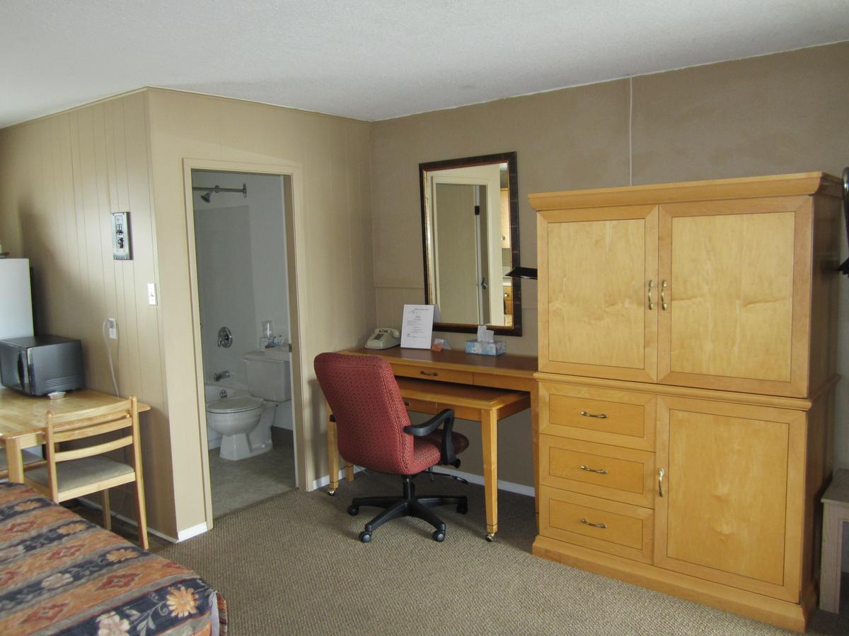 Bulkley Valley Motel New Hazelton エクステリア 写真