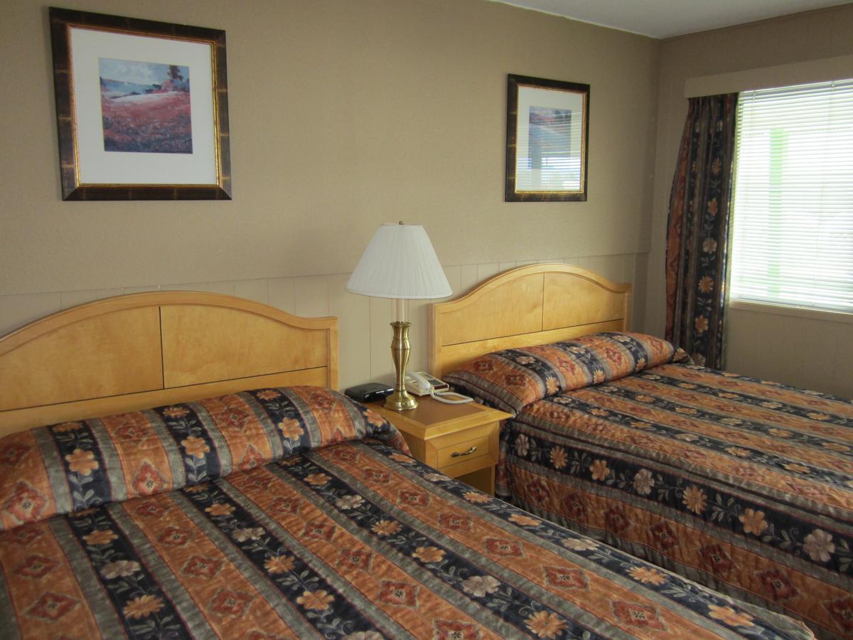Bulkley Valley Motel New Hazelton エクステリア 写真