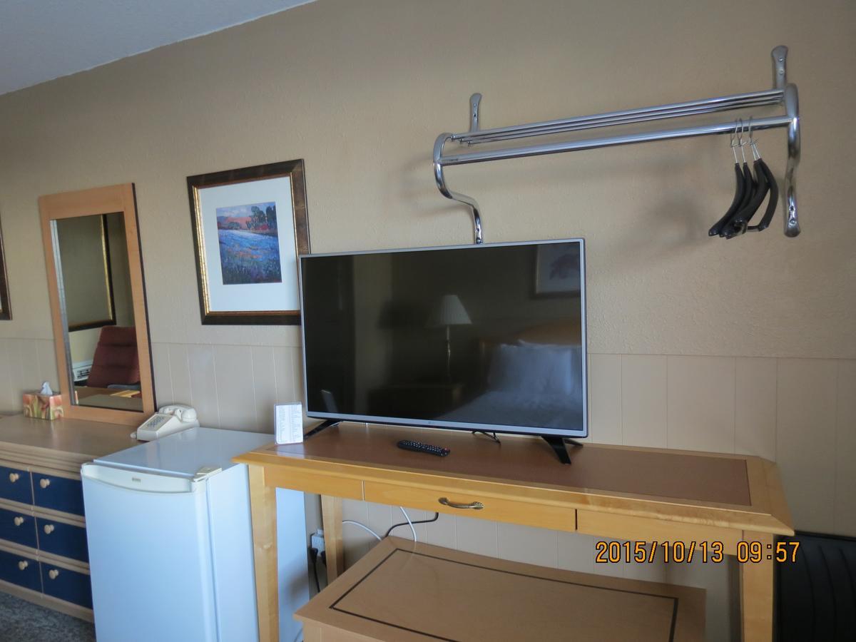 Bulkley Valley Motel New Hazelton エクステリア 写真